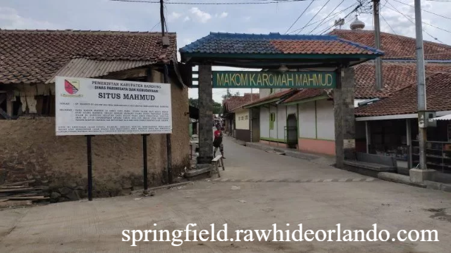 Kampung Adat Mahmud: Jejak Sejarah dan Tradisi Islam