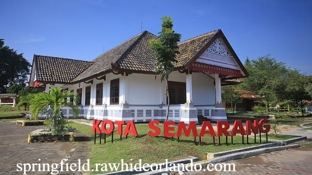 Puri Maerokoco: Miniatur Jawa Tengah